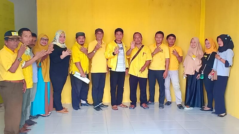Kader Golkar Mateng berfoto bersama, pada masa kampanye pemilu 2019 