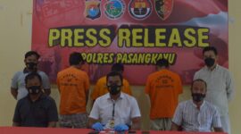 (press release penangkapan tiga pemuda Lariang,Pasangkayu yang membawa narkoba jenis sabu kedalam area SPBU)