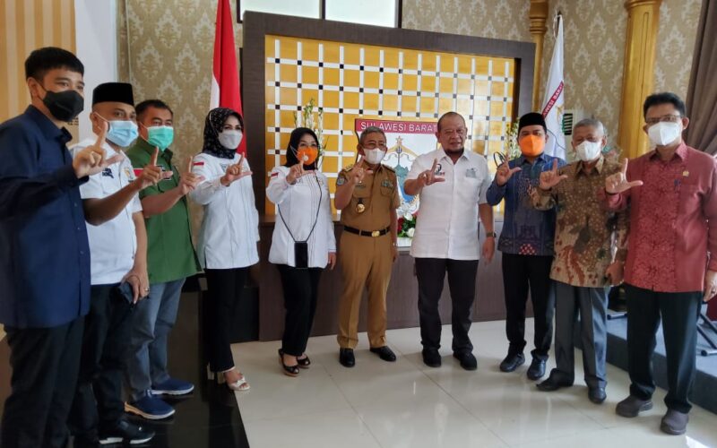 ( ketua DPD RI, La Nyalla dalam lawatannya ke Mamuju )