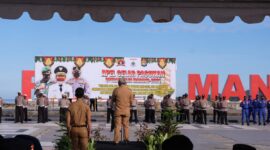 (Apel gelar pasukan dengan sandi Operasi lilin marano 2021 yang berlangsung di Anjungan pantai Manakarra Mamuju, doc:: Polda Sulbar)