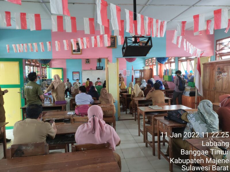 (sosialisasi vaksinasi usia sekolah dasar di SD No. 2 Kampung Baru, foto:hms)