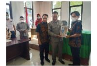 (Komisi Informasi (KI) Sulawesi Barat menerima kunjungan kerja Bawaslu Sulbar di Kantor KI Sulbar,foto; hms)