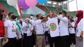 (Gubernur Sulbar, Ali Baal Masdar menutup Kegiatan Penyerahan Piala Jambore Perawatan Provinsi Sulbar, foto: hms)