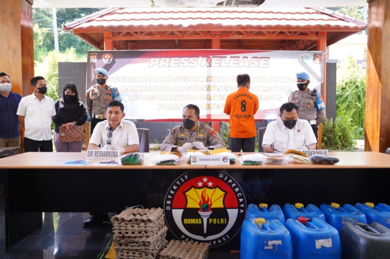 (press release pengungkapan Bandar-Pengedar sabu di Majene, foto: hms)