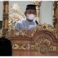 (gubernur Sulbar Ali baal masdar sampaikan pamit usai sholat Ied di masjid Baitul anwar, foto: hms)