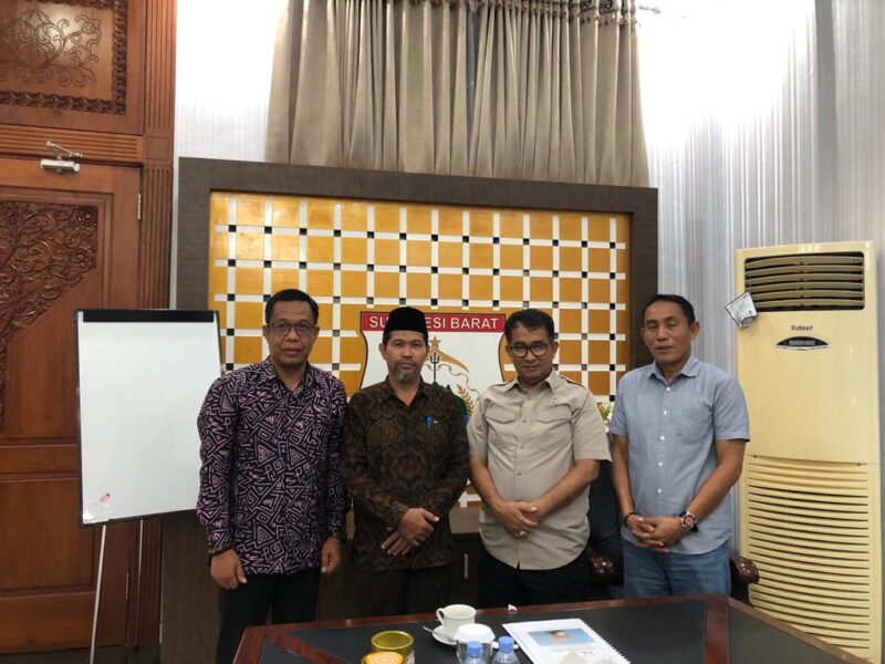 (PJ Gubernur Sulbar, Akmal Malik melakukan pertemuan dengan Ketua KPU Sulbar Rustang, foto: hms)