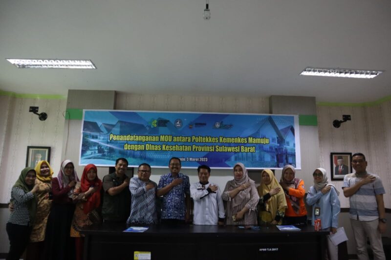 (Dinkes Sulbar Teken MoU dengan Poltekkes Kemenkes Mamuju, foto: dok.ist)
