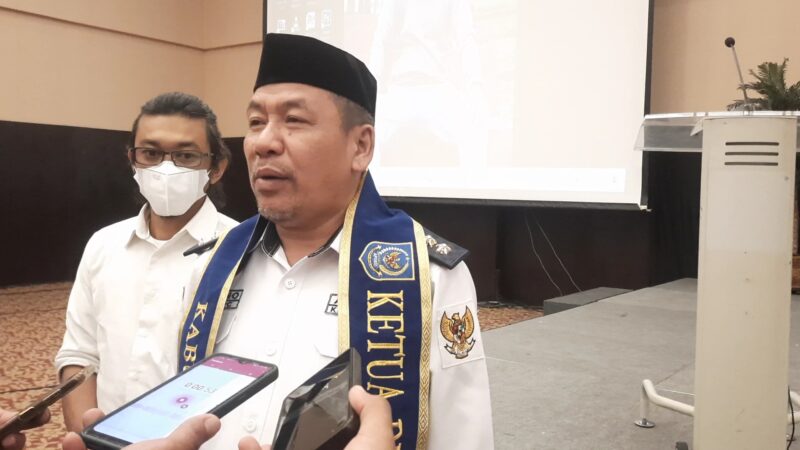 (Ketua Apdesi Mamuju Hartono, foto: adm)