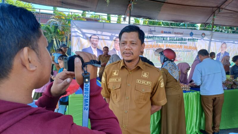 Penanggungjawab Pasar Murah Distapang Sulbar, Erwin Muhtar