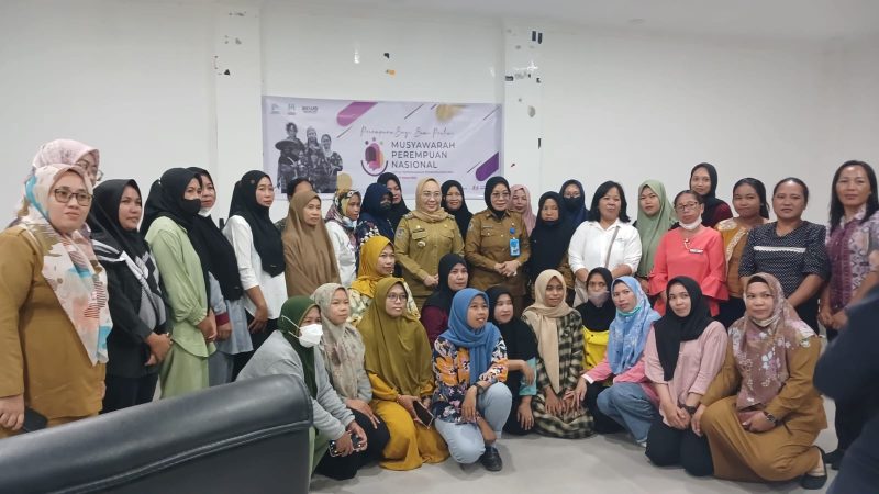 (Bupati Mamuju Sitti Sutinah Suhardi hadiri kegiatan Musyawarah Perempuan Nasional, foto: adm)
