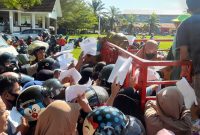 Warga antre beli elpiji 3 kilogram di Mamuju, foto: dok.ist
