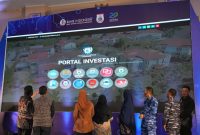 Pj Gubernur Sulbar Bahtiar Baharuddin launching aplikasi Portal Investasi. dok.istimewa
