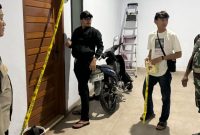 Polisi olah TKP pemuda ditemukan tewas tergantung, dok.ist
