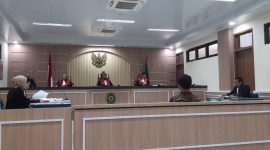 Komisioner KPU Mateng Imran Tri menjalani sidang di PN Mamuju, dok.istimewa