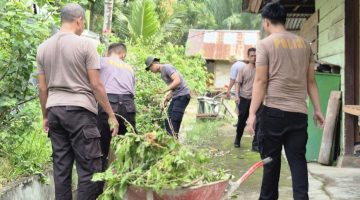 Sambut HUT Bhayangkara ke-80, Polsek Topoyo Gelar Kerja Bakti Religi di Desa Paraili
