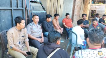 Wujud Empati dan Kedekatan dengan Warga, Bhabinkamtibmas Desa Bambamanurung Sambangi Rumah Duka Korban Kecelakaan