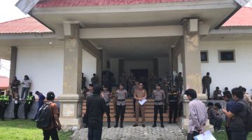 Demo di DPRD, Massa Kecewa Pemkab Pasangkayu Kucurkan Rp 367 Juta Beli Perabotan Rumdin-Pakaian Dinas