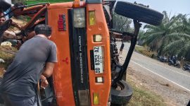 Truk terguling di Mamuju Tengah, dokumen.istimewa