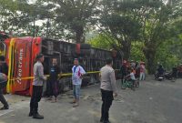 Bus Neo Trans terguling di Jalan Trans Sulawesi, Mamuju. dokumen istimewa